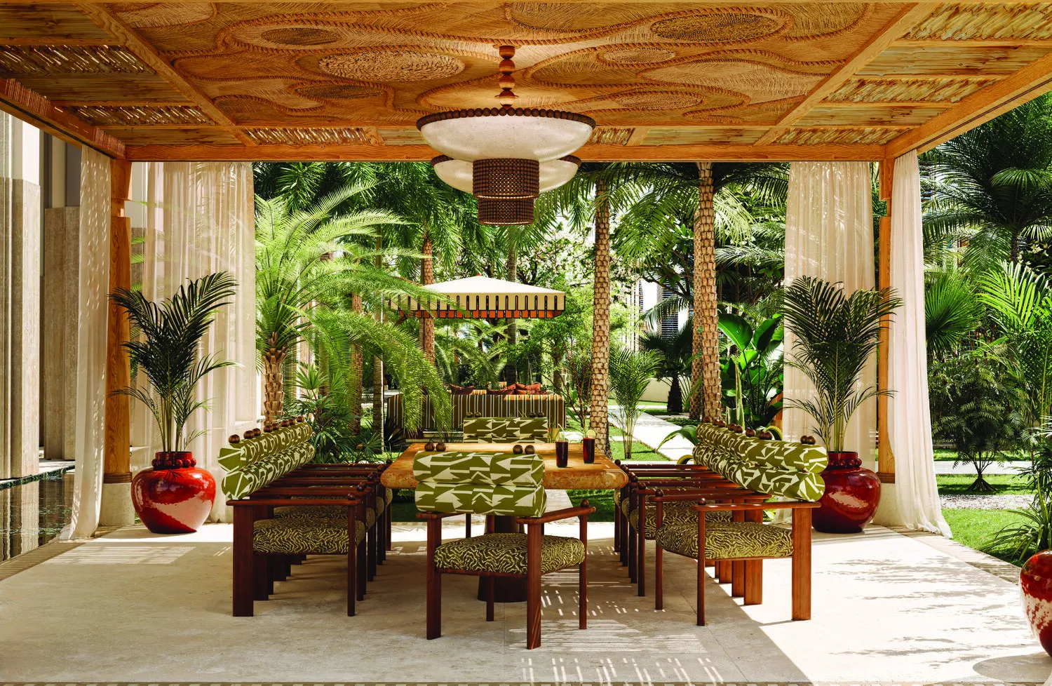 Indoor & Outdoor Dining Areas